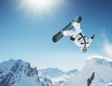 费德勒回归赛场，逆转首场状态亮眼，C9观众沸腾！